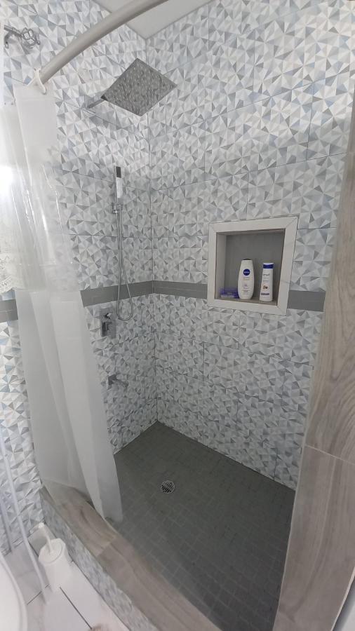 Cozy Vacation Retreat With Free Parking Leilighet Roseau Eksteriør bilde